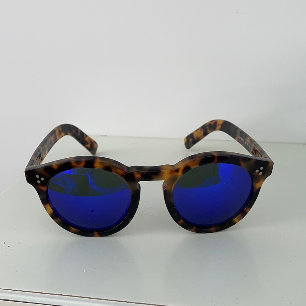 Blue lenses tortoise illesteva glasses
